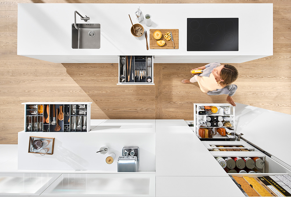 Los Herrajes para Muebles de Cocina: El Alma de la Funcionalidad y el Diseño