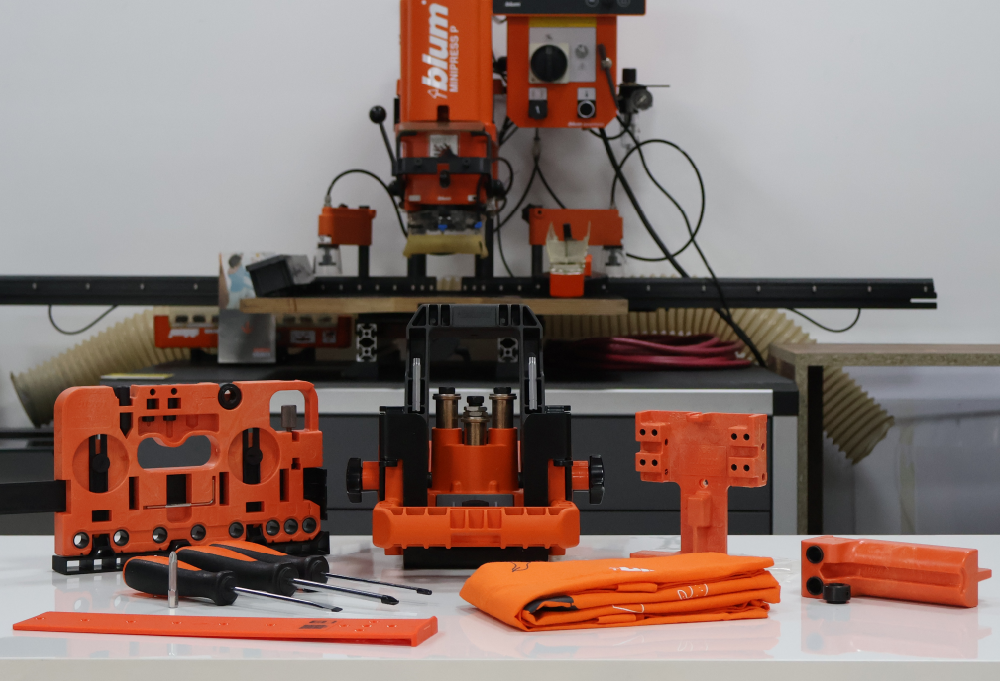 Kit de herramientas de la marca Blum, para fabricantes